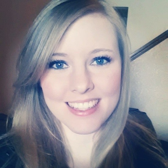 Meet your Posher, Amanda - Picture 1 of 1